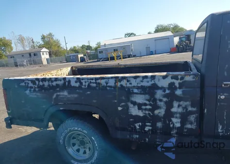 1983 Ford F150 из США, поврежденный, VIN 2FTEF14Y4DCA24035